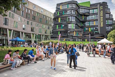 на кампусе Queen Mary University of London на кампусе Queen Mary University of London